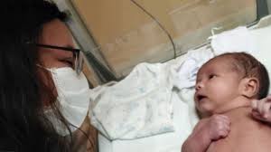 La mujer que se enteró que estaba embarazada el mismo día que dio a luz | Redes