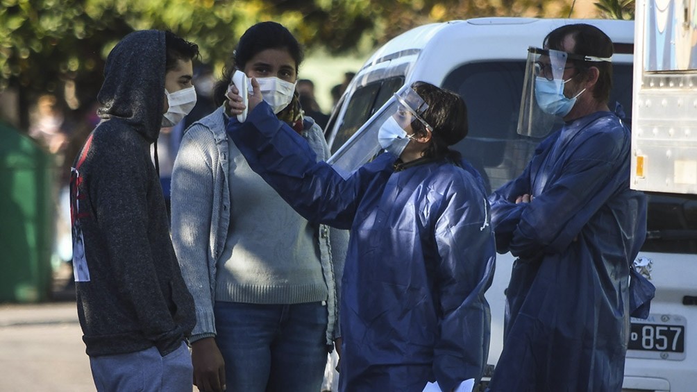 Coronavirus: cómo es el seguimiento de contactos estrechos y la diferencia con casos sospechosos | Información General