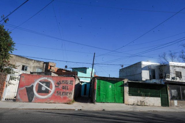 Rosario: fue a abrir la puerta y la mataron a balazos | Noticias