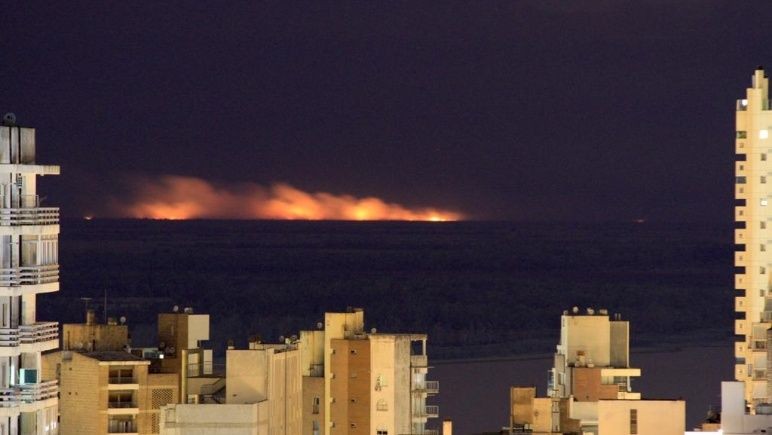 Impactantes imágenes del Delta del Paraná ardiendo por la quema de pastizales en el sur santafesino | Noticias