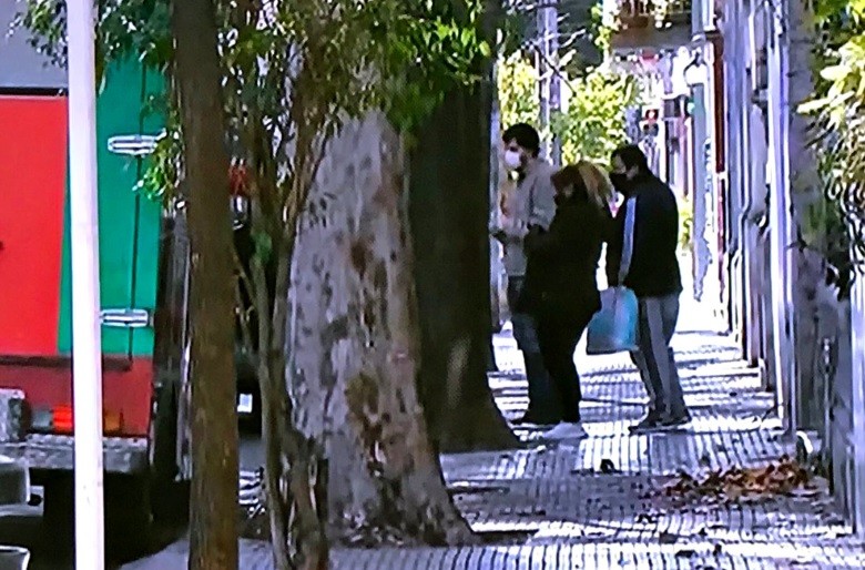 Evacuaron un geriátrico en el barrio de Flores por contagio masivo de COVID-19 | Información General