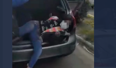 Video: los detuvo la policía llevando a sus hijos en el baúl por la ruta | Información General