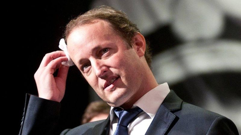 Martín Insaurralde continuará internado por COVID-19 y será tratado con plasma | Información General