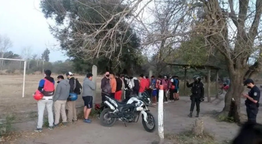 "Picadito" de fútbol: demoraron a 20 personas y secuestraron 15 vehículos | Nacionales