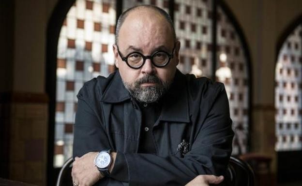 Murió el escritor español Carlos Ruiz Zafón, autor de "La sombra del viento" | Información General
