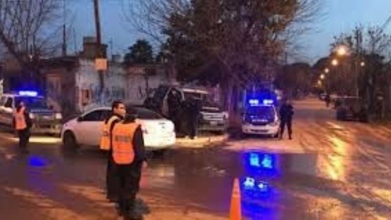 Lo acusan de violador, le prenden fuego la casa y muere quemada su mujer en Florencio Varela | Nacionales