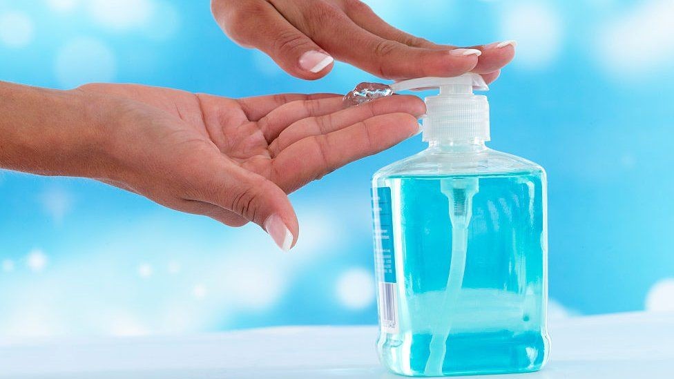 Buscan crear un gel que desactive el coronavirus en ropa, paredes y hasta pupitres de escuela | Información General