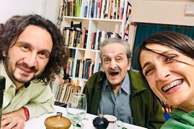 "Su partida me atormenta": dos académicos del Conicet recuerdan a su padre, víctima del coronavirus | Información General