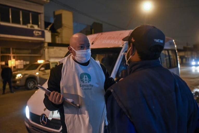 Noches frías: la Municipalidad asiste a la gente en situación de calle | Juntos y solidarios