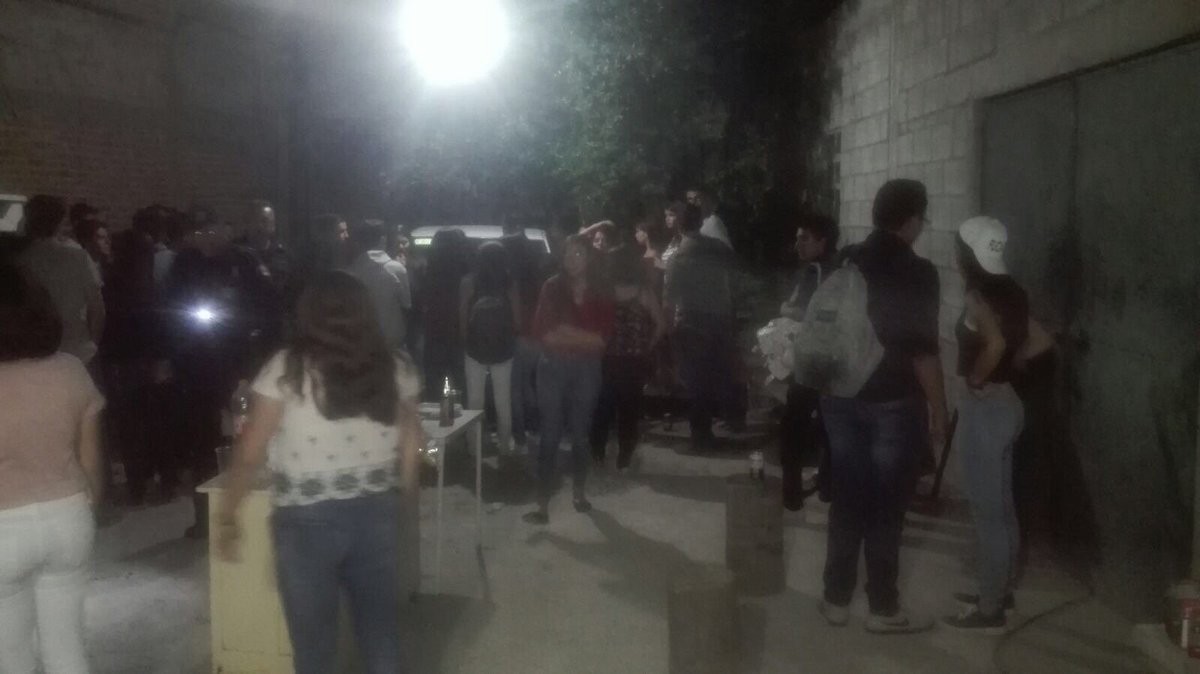 Fiesta clandestina en un taller mecánico: 51 detenidos | Información General