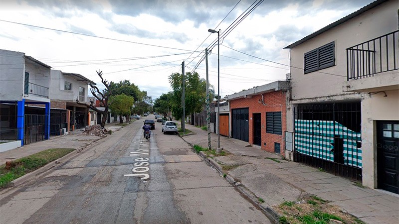 Había cometido dos robos en Paraná y quedó enganchado en la reja de una casa | Información General