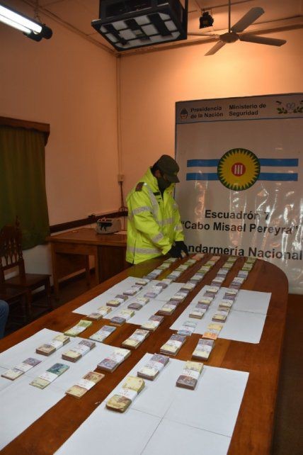 Una pareja de entrerrianos con una millonaria suma de dinero en la ruta | Información General