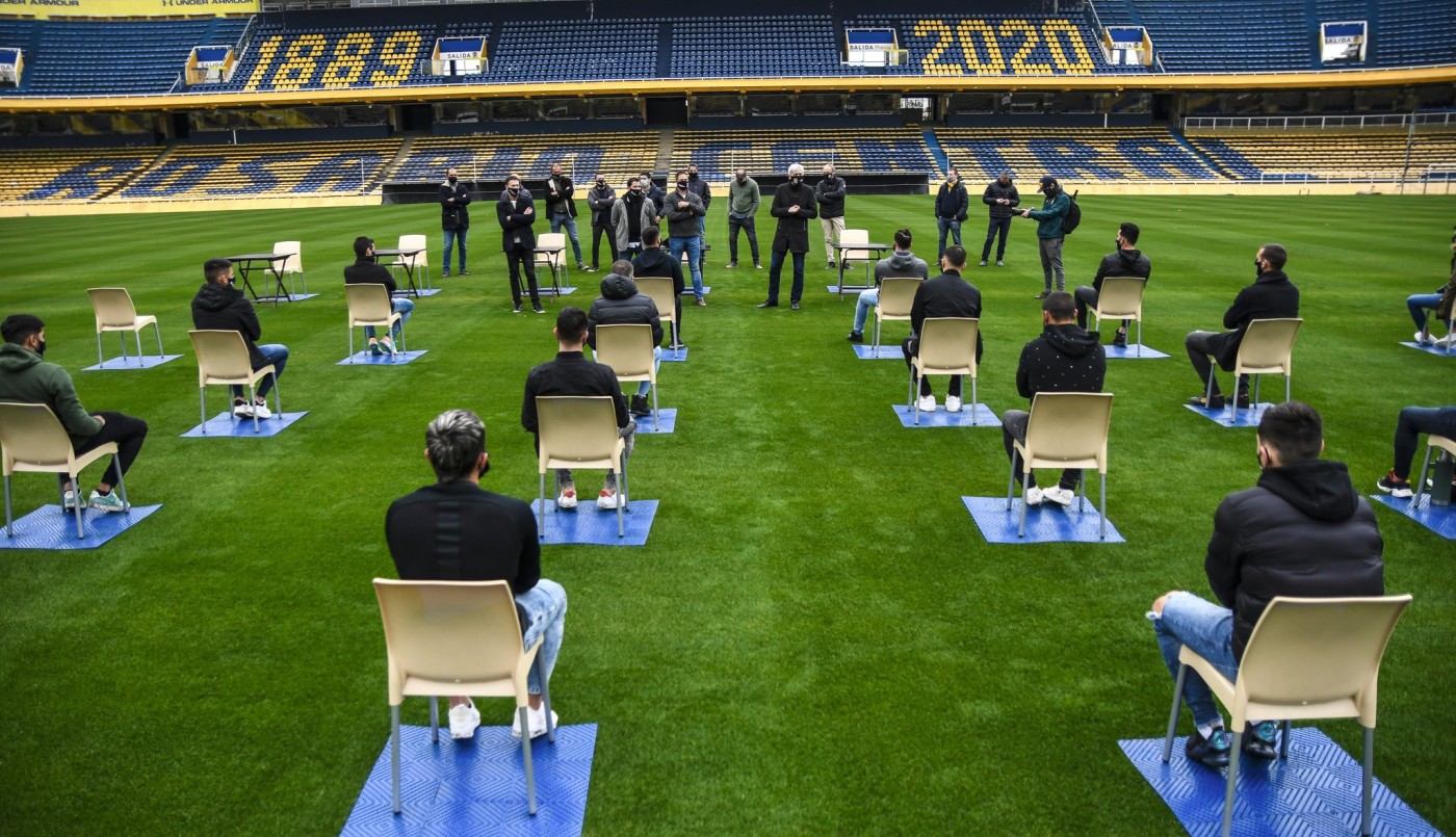 Barbijo y distanciamiento social: así fue presentado el "Kily" González como DT de Central (1) | Deportes
