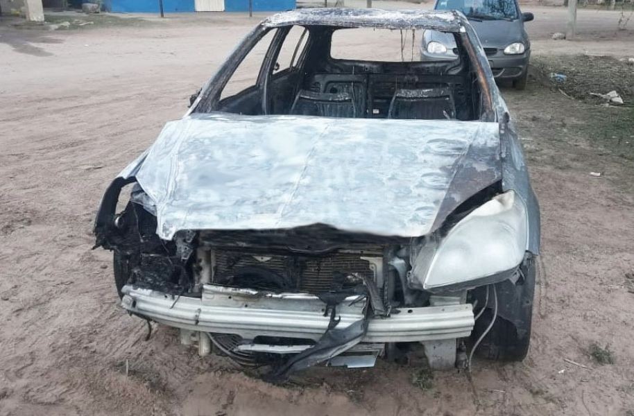 Padre e hijo atropellaron a un canillita y quemaron el auto para borrar pruebas | Información General