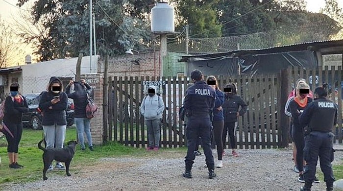 16 demorados por jugar al fútbol y comer asado en Pilar | Información General