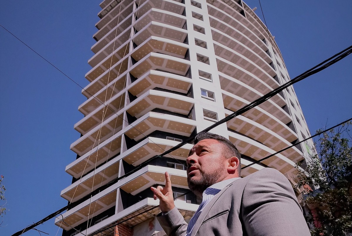 Hallan muerto a un empresario en el hueco de un ascensor e investigan las causas | Información General