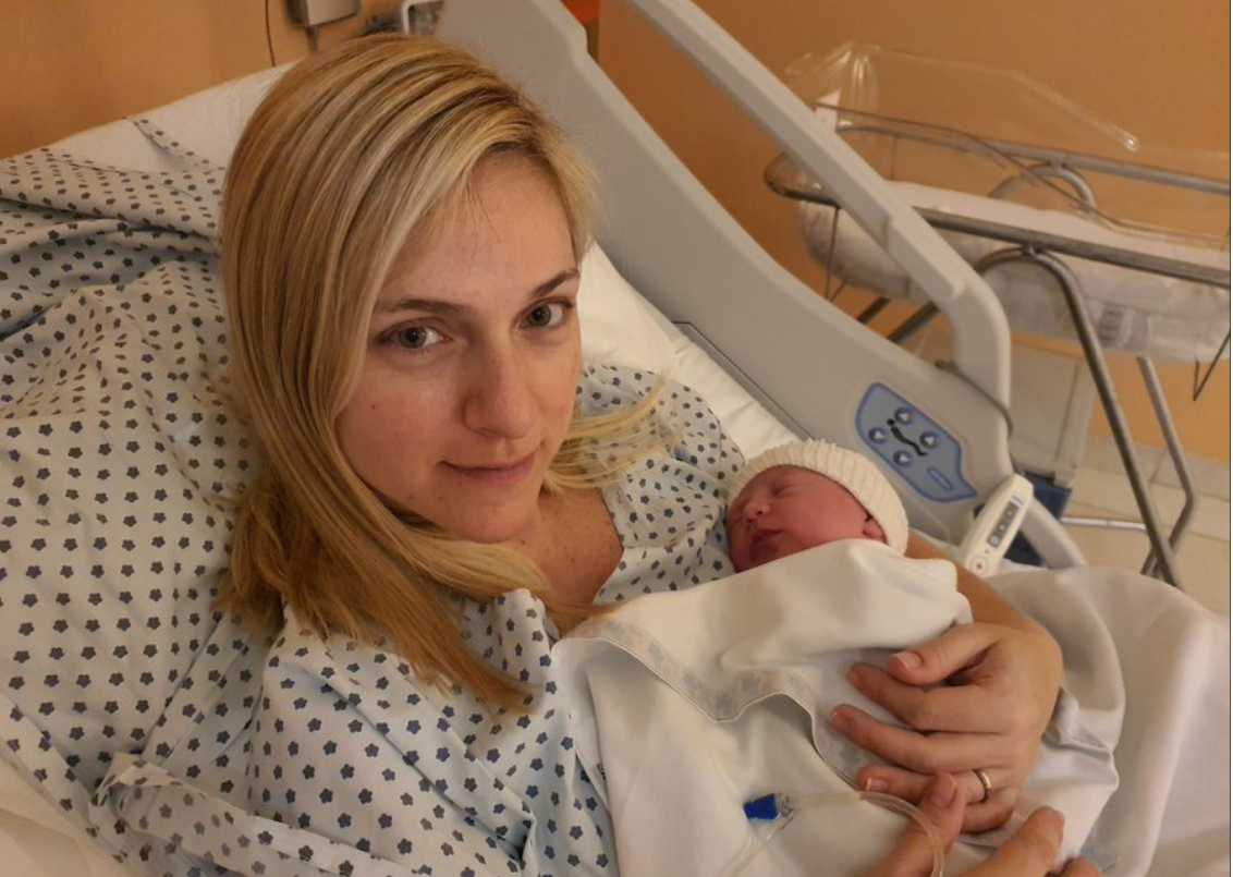 Nació en su casa en plena pandemia y su papá contó el minuto a minuto en redes | Redes