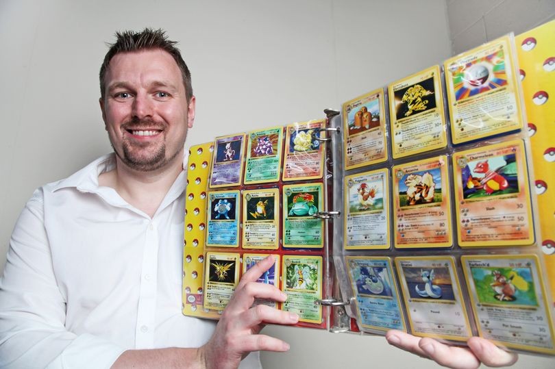 Subasta: hombre de 34 años descubre que sus cartas de Pokémon valen miles de dólares | Redes