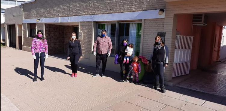 Una madre y sus dos hijas varadas en Ceres pudieron viajar a Santiago del Estero | Información General