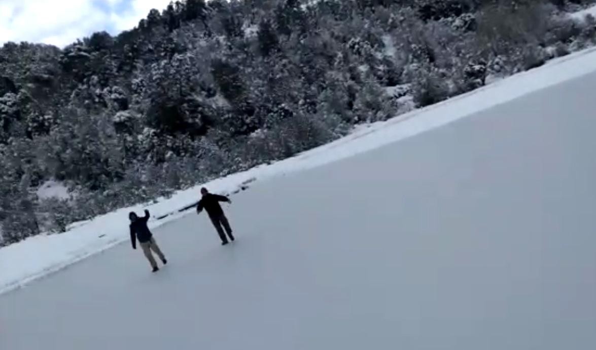 Desde Parque Nacionales advierten que está prohibido circular sobre lagos y lagunas congeladas | Información General
