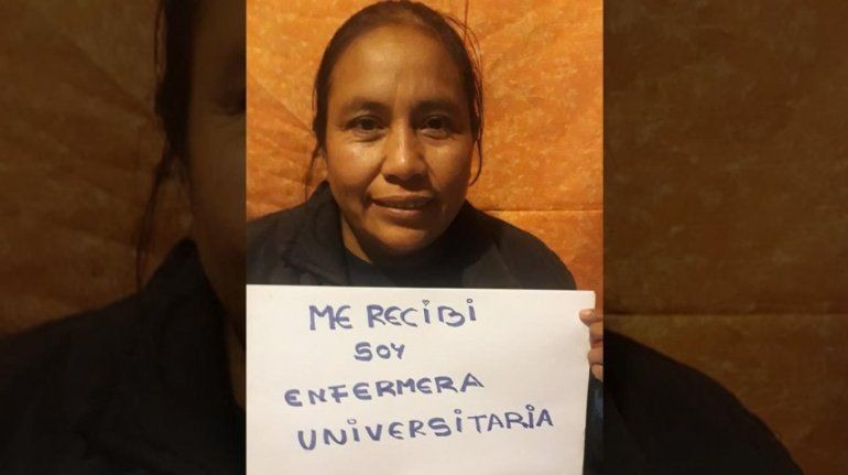 Adela, una mujer quom de 43 años, se recibió de enfermera por Zoom | Información General