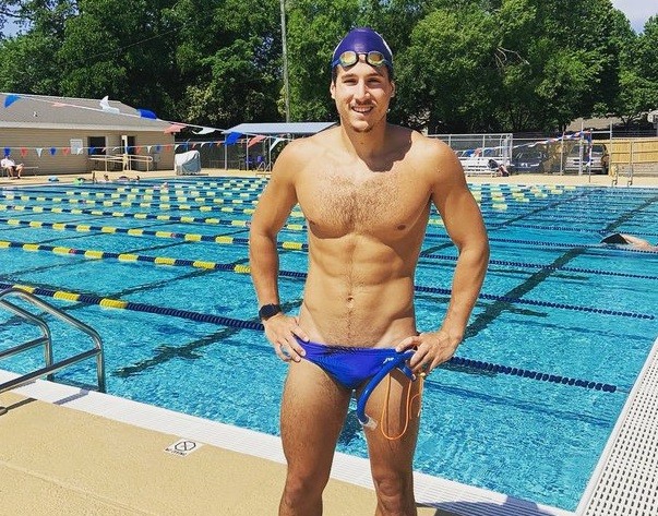 Santiago Grassi, recuperado de coronavirus, volvió a la pileta | Deportes