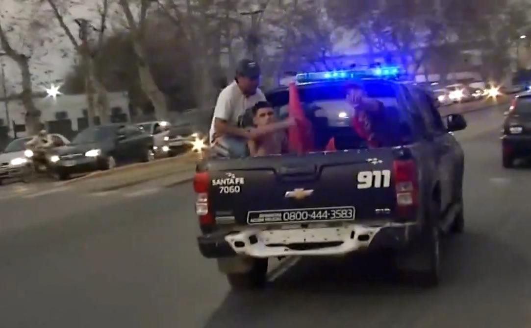 Tenso momento: heridos de bala piden auxilio a un móvil de Telefe Rosario | Noticias
