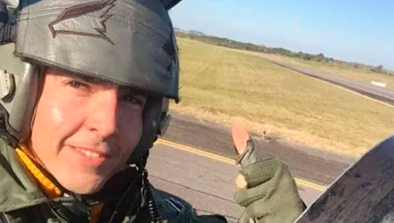 La historia del capitán paranaense que falleció al eyectarse de su aeronave | Información General