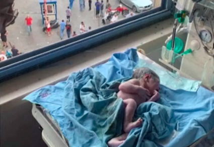 Video: el bebé que nació justo en el momento de una de las explosiones de Beirut | Redes