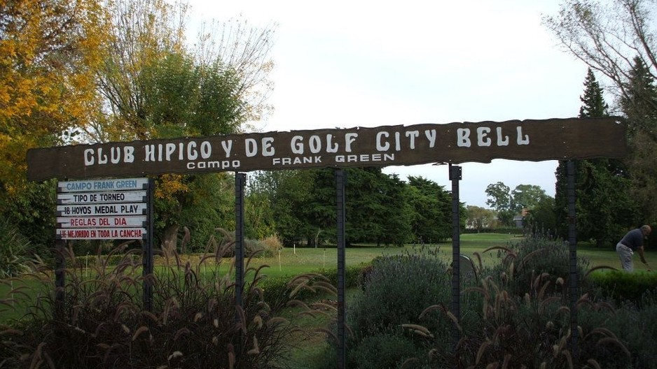 La Plata: rompieron la cuarentena para ir a jugar al golf | Información General