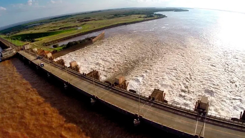 Abrirán hoy compuertas en Brasil y Paraguay para que suba el río Paraná | Información General