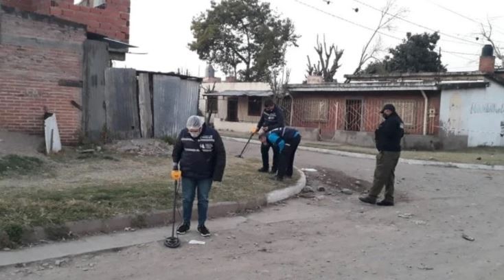 Asesinan de un tiro a una mujer que salió en defensa de su hijo durante una pelea | Información General
