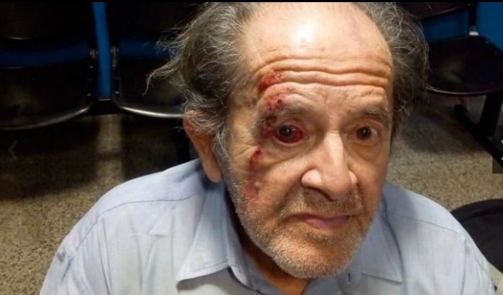 Empleado de seguridad golpeó a un jubilado por no acomodar el carrito del supermercado | Información General