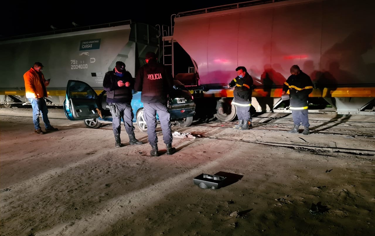 Milagro: chocó contra un tren y lo puede contar | Información General