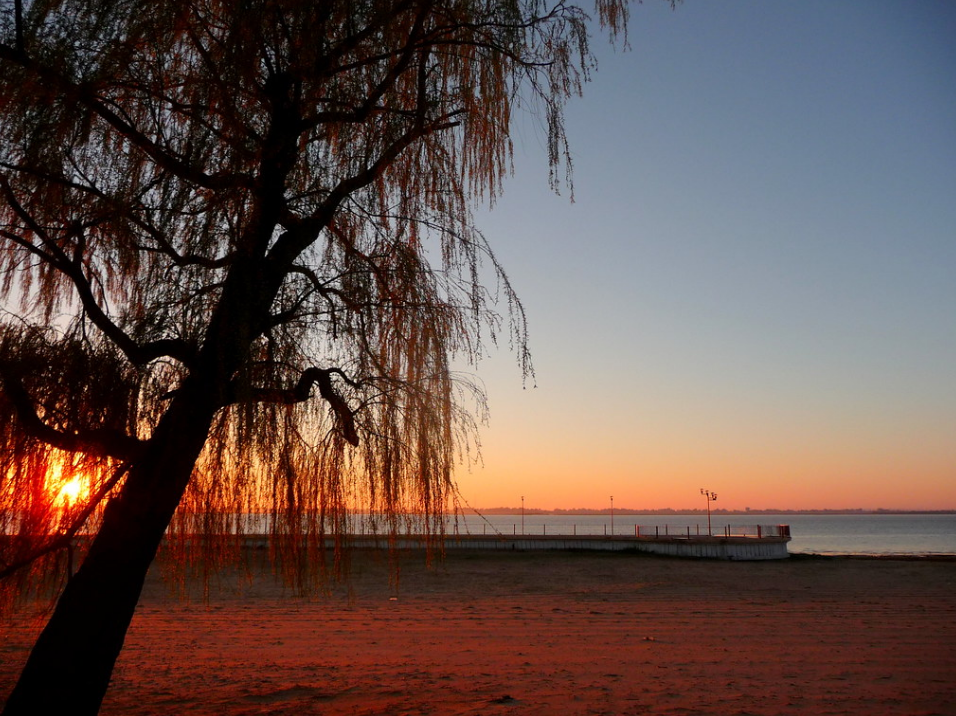 Viernes soleado y fresco en la previa del fin de semana largo | Información General