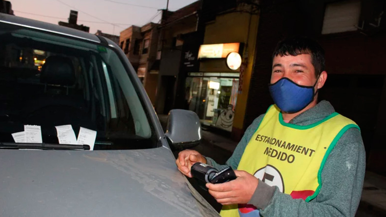 Tarjetero halló cheque por $2 millones, buscó al dueño y lo recompensó con $300 | Nacionales