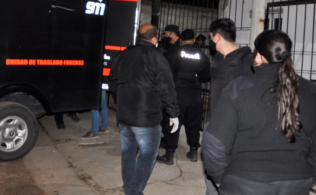 Femicidio en Las Toscas: la maniató de pies y manos, la ahorcó, golpeó su cabeza y la enterró | Información General