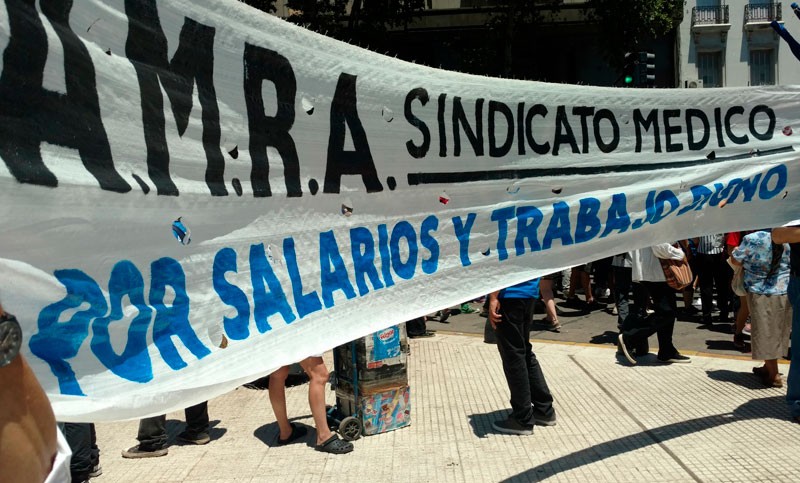 Médicos nucleados en AMRA harán paro este miércoles 19 de agosto | Información General