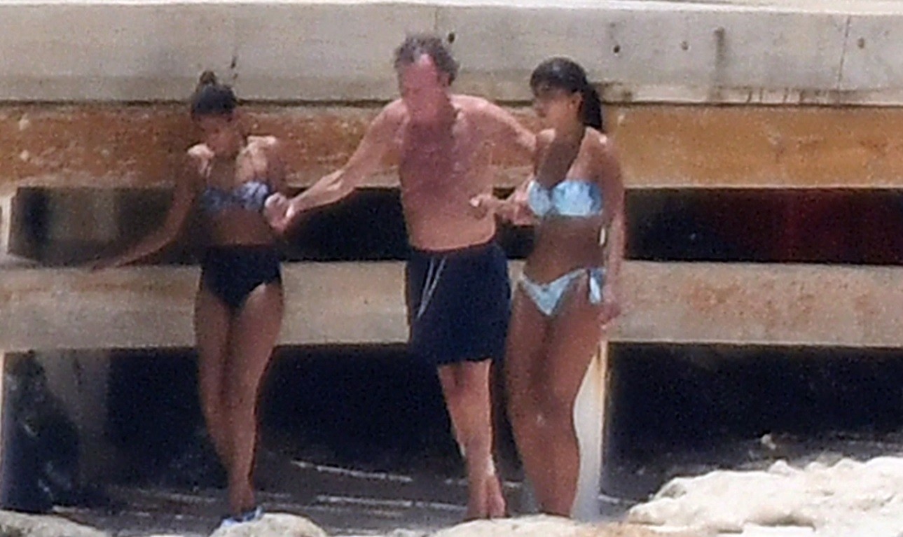 Preocupación por la salud de Julio Iglesias: se filtró foto yendo a la playa con dos mujeres | Espectaculos