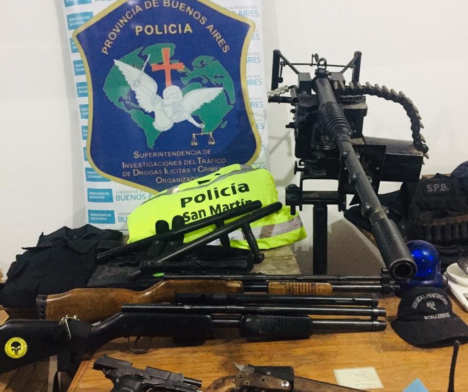 Cayó “la banda de la antiaérea”: vendían droga y tenían un arsenal en zona oeste del conurbano | Nacionales