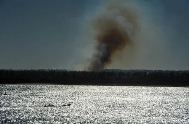 Advierten sobre los efectos cardíacos y respiratorios del humo de las islas | Información General