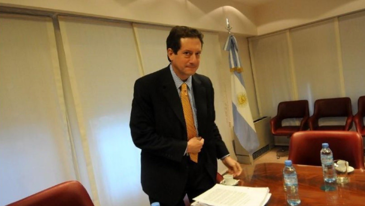 Pesce asegura "no habrá motivos para nuevas restricciones al dólar" | Nacionales