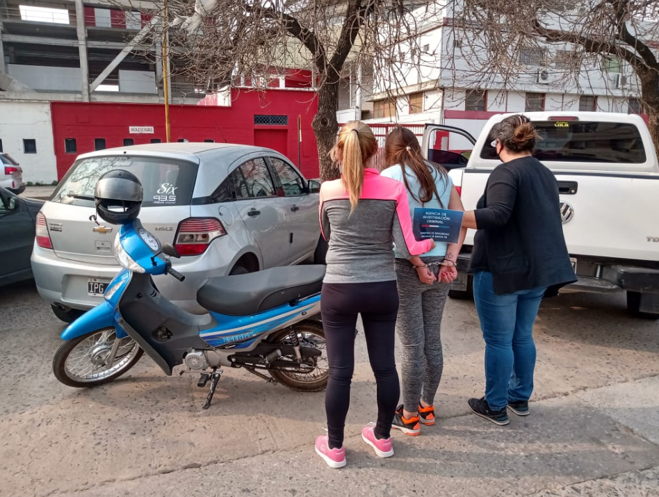 Detuvieron a una pareja por extorsión con fotos y videos sexuales | Información General