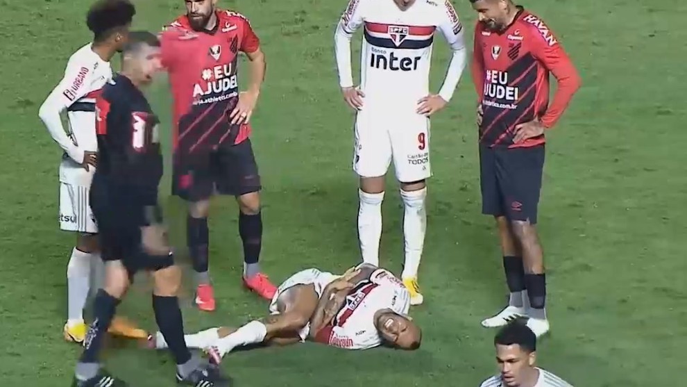 Dani Alves fue operado de una fractura y no estará en San Pablo ante River por la Libertadores | Deportes