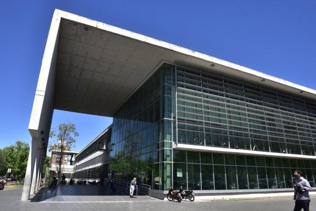 Trabajador del Heca es la primera víctima de coronavirus en el área salud de Rosario | Noticias