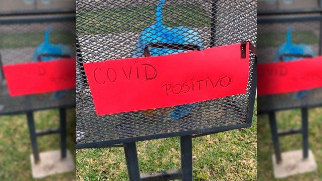 Su esposo tiene coronavirus y ella puso un cartel para advertir a los recolectores | Noticias