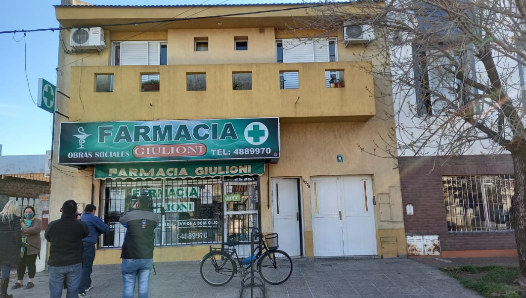 Encontró a un ladrón en su casa con su mujer y sus hijas que al verlo se tiró por el balcón | Noticias