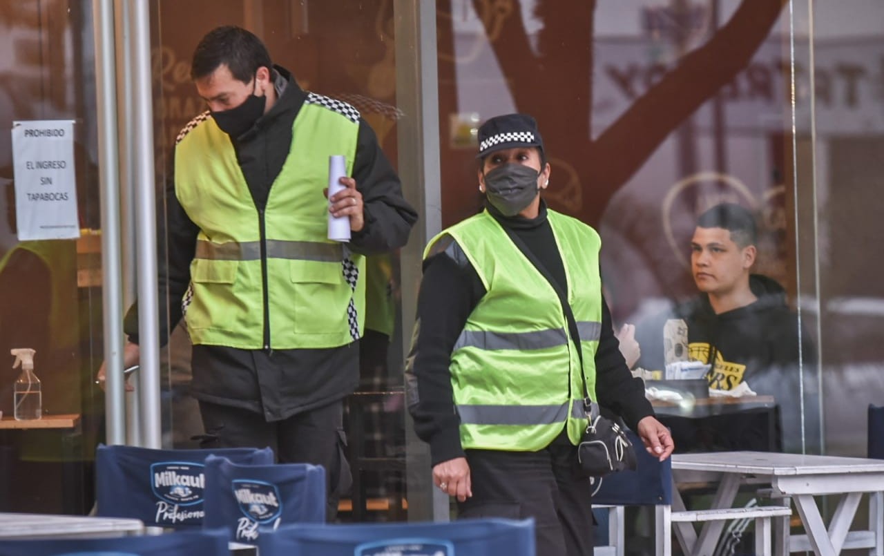 Se clausuraron dos bares por incumplir las medidas en la ciudad de Santa Fe | Información General