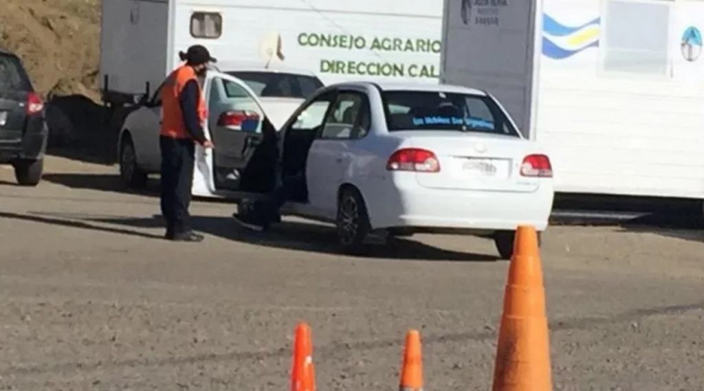 Cruzó el país a dedo para ver a su novio, pero nunca la recibió y se tuvo que volver | Información General