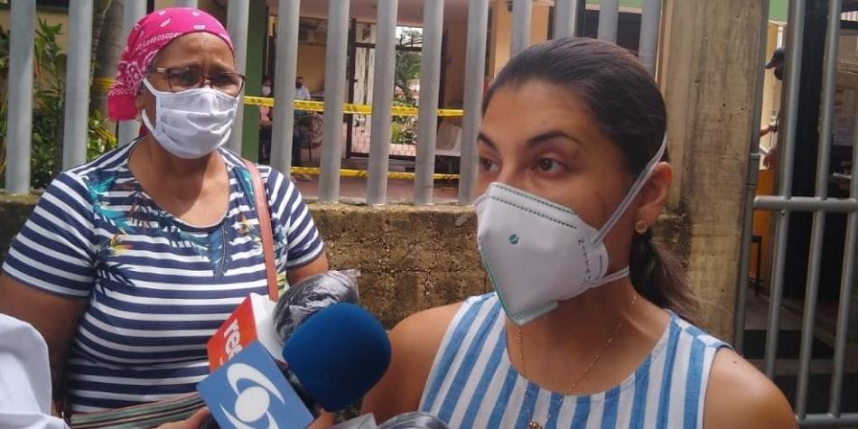 Video: una pediatra fue a quejarse por los ruidos de una fiesta y le dieron una brutal paliza | Redes